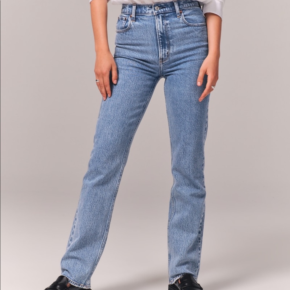 ABERCROMBIE & FITCH 90’s STRAIGHT ULTRA HIGHRISE JEANS